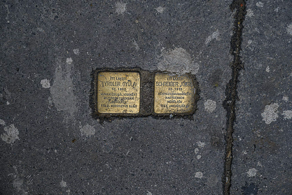 Reminders of the Victims 2873