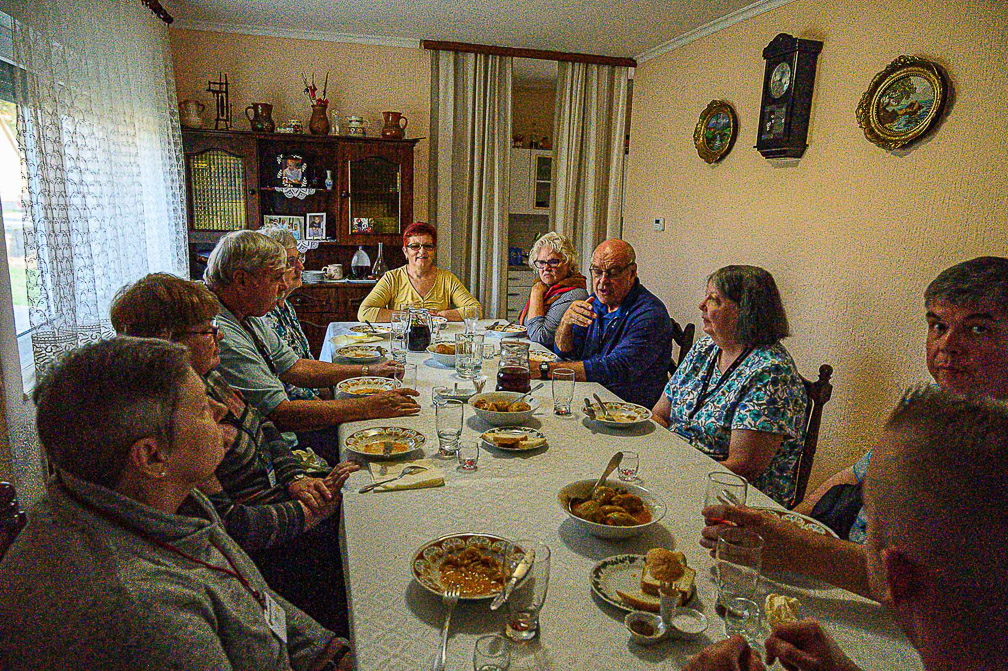 Home Hosted by Nana 2472